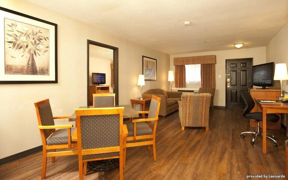 Quality Inn & Suites Saskatoon Rom bilde