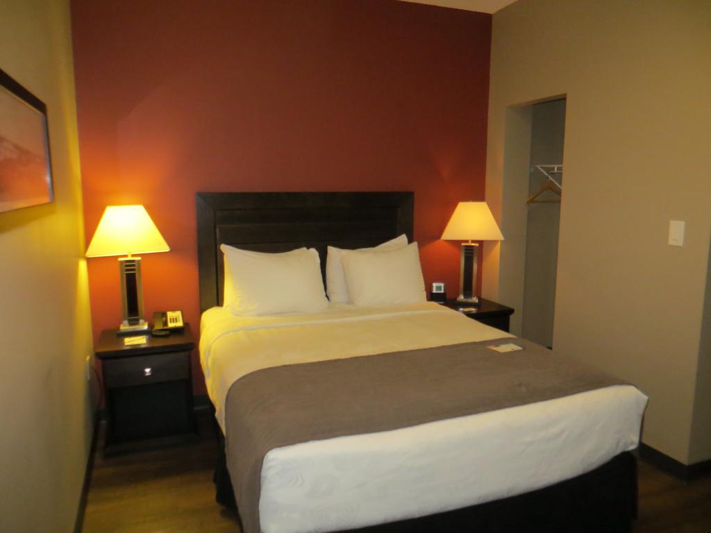 Quality Inn & Suites Saskatoon Eksteriør bilde
